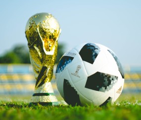 2026世界杯投注官网-莱万光环与雄狮的沉默突围